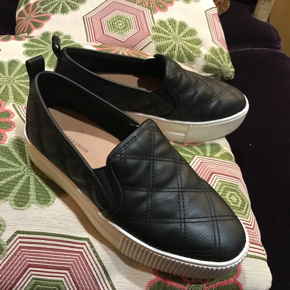 14th & Union black platform vegan sneakers - Picture 2 of 5